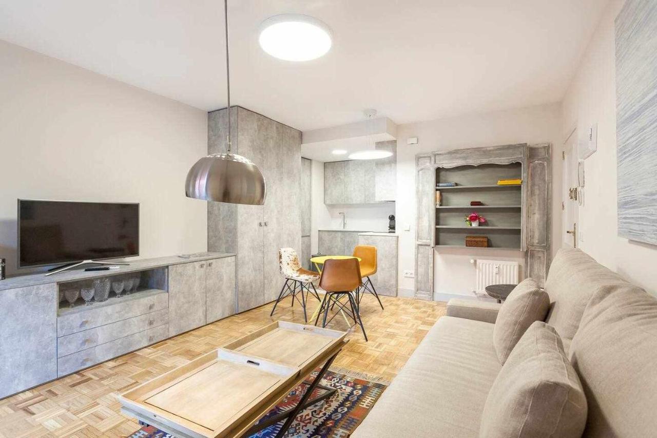 Appartamento Apartamento Lujo Castellana Chamartin Madrid Esterno foto