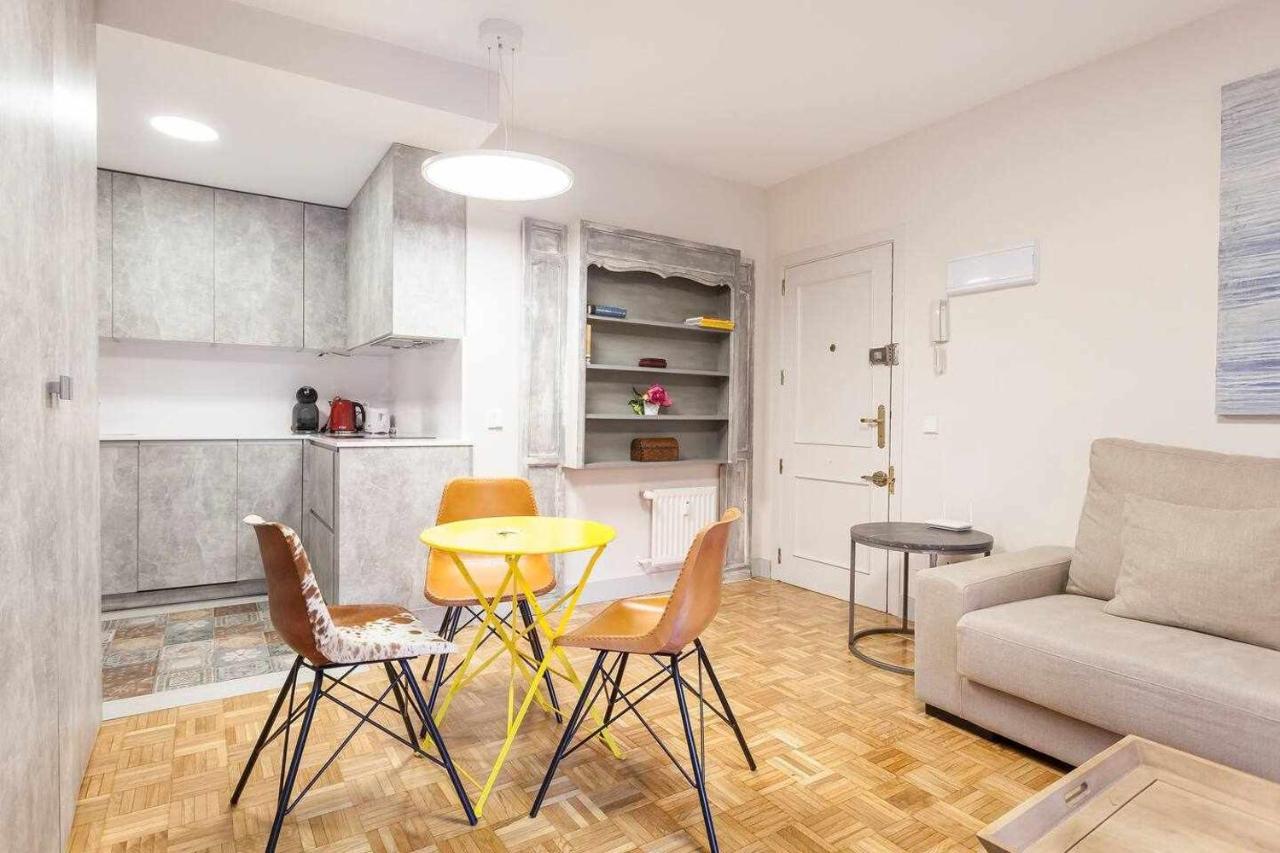 Appartamento Apartamento Lujo Castellana Chamartin Madrid Esterno foto