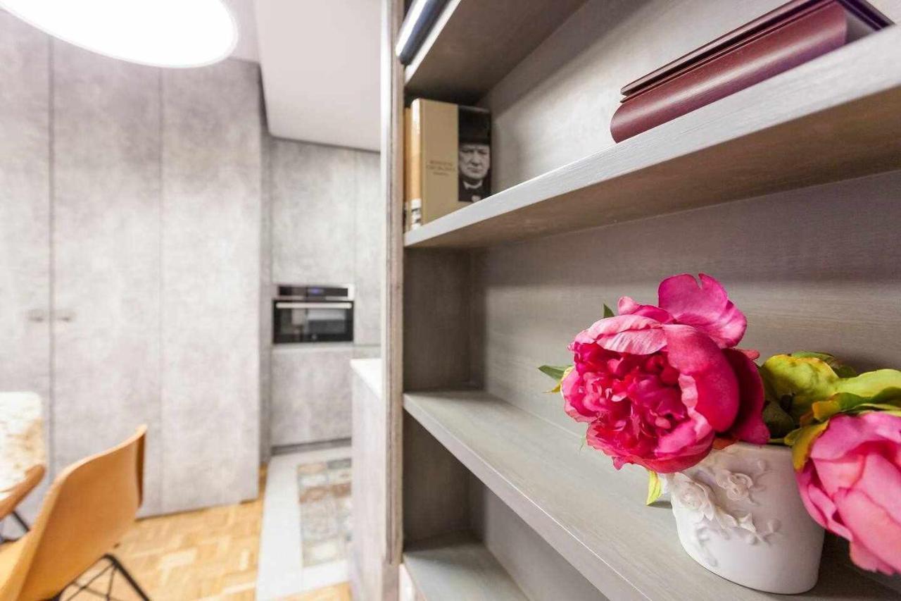 Appartamento Apartamento Lujo Castellana Chamartin Madrid Esterno foto